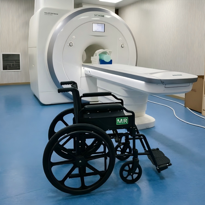 非磁性車椅子、シート高さ 50 cm、取り外し可能なパッド入りアームレスト、MRI 安全のための 24 インチソリッド後輪付き