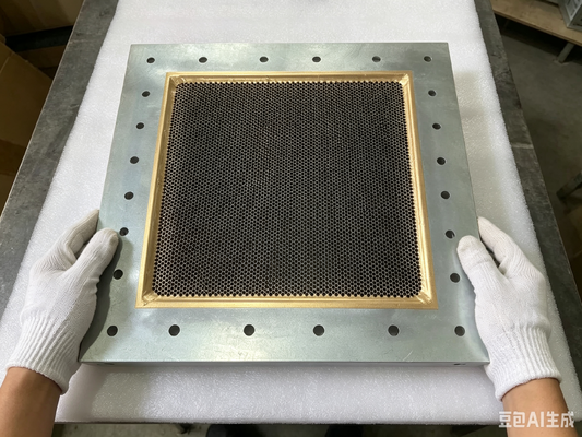 EMI 衰弱による高気通気性 ハニーコム波導気口 幅300mm/600mm 耐腐食性が高い